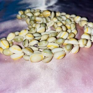 Vintage Hawaiian Cowrie Shell Lei